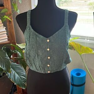 NWT’s AE tank size small